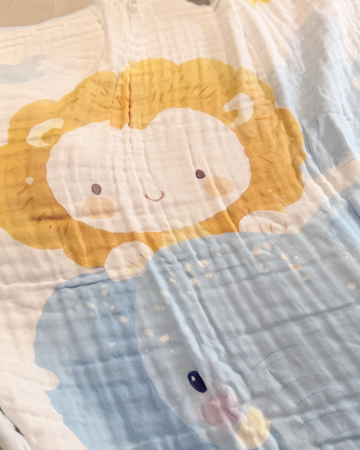 Leo Lion Bath & Cuddle Wrap