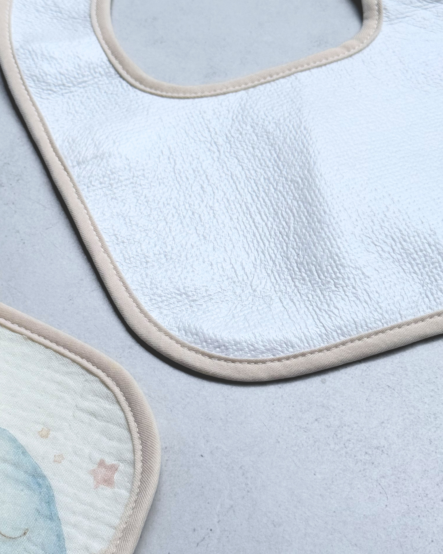 London Picnic Bib