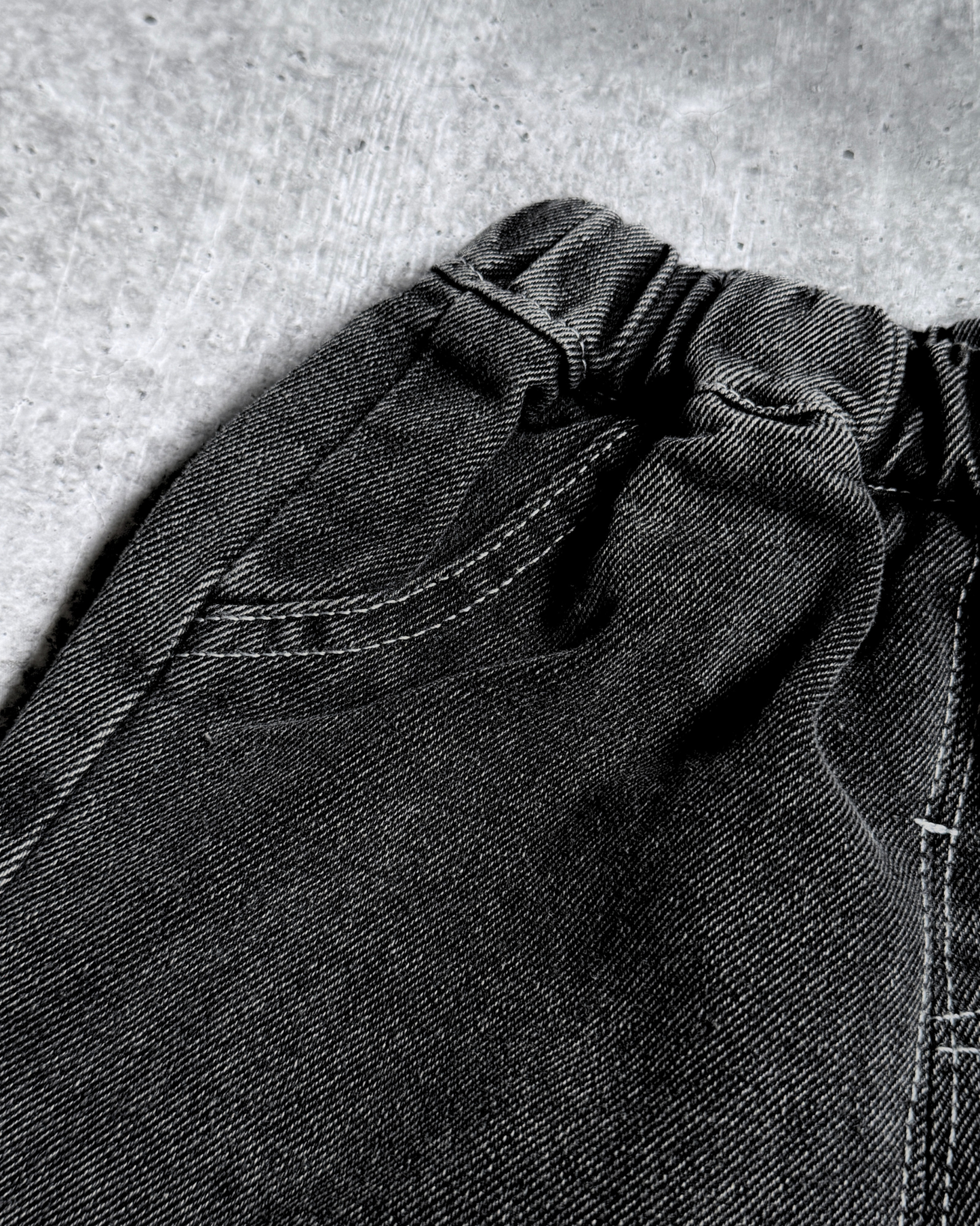 Dallas Pull Up Black Denims